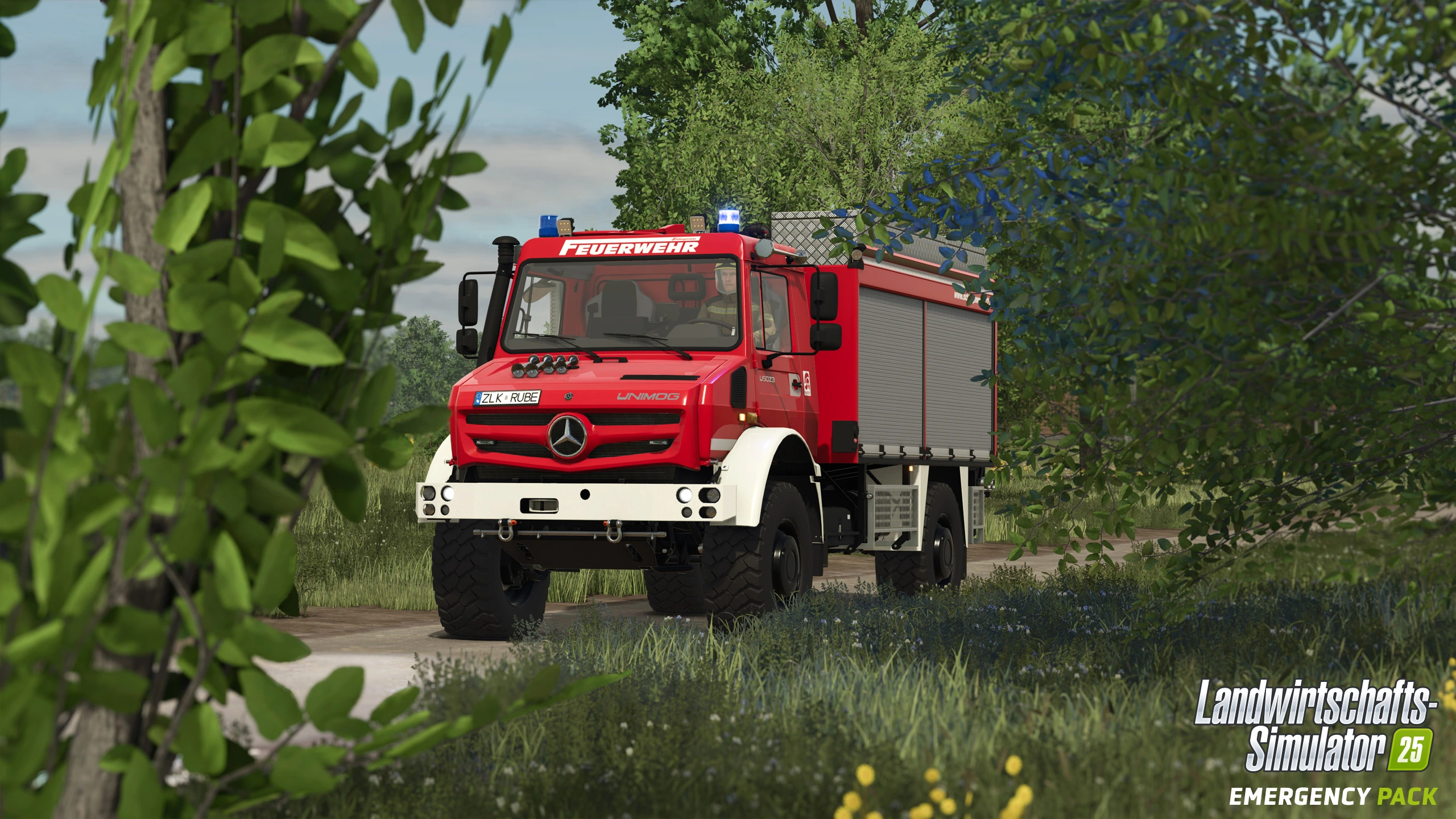 Emergency Pack in Farming Simulator 25 con un’autopompa dei vigili del fuoco in intervento